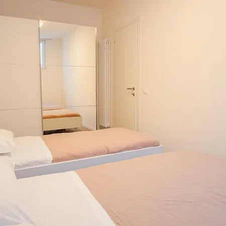 Residenza Del Porto - Italia Homing * Padenghe sul Garda