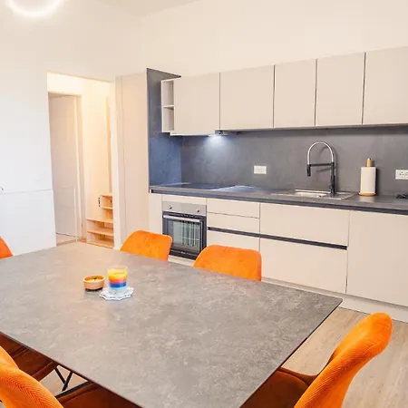 Residenza Del Porto - Italia Homing * Padenghe sul Garda